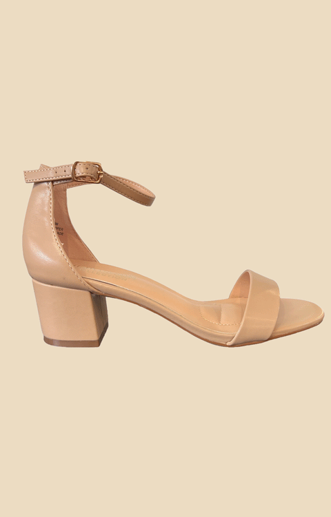 Nude kitten heel